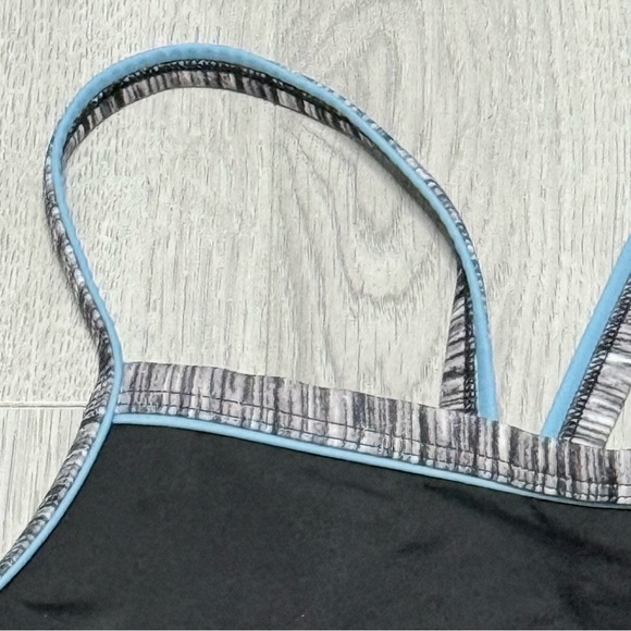 Nike One Piece Keyhole  Swimwear - Picture 4 of 7